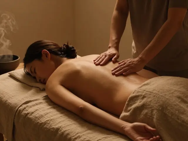 Tantrická masáž pro introverty: Jak zvládnout ostych a najít klid v dotyku